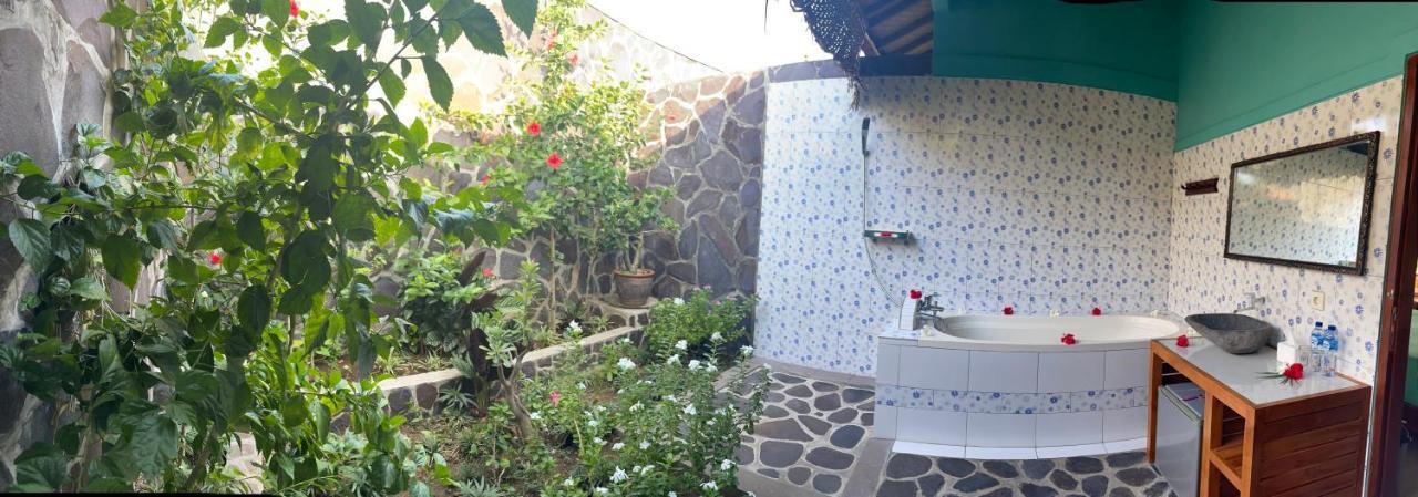 1000 Dream Bungalow Lovina Екстериор снимка